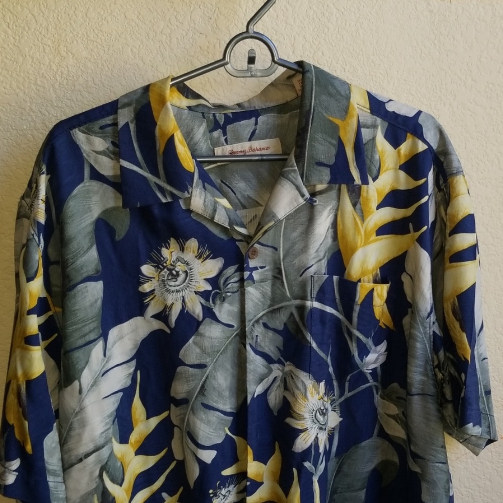 Tommy Bahama blue shirt with pocket